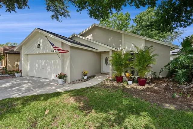 Popular WEDGEWOOD TENNIS VILLAS Real Estate
