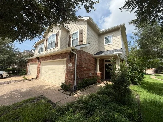 Popular BROOKHOLLOW COURT Real Estate