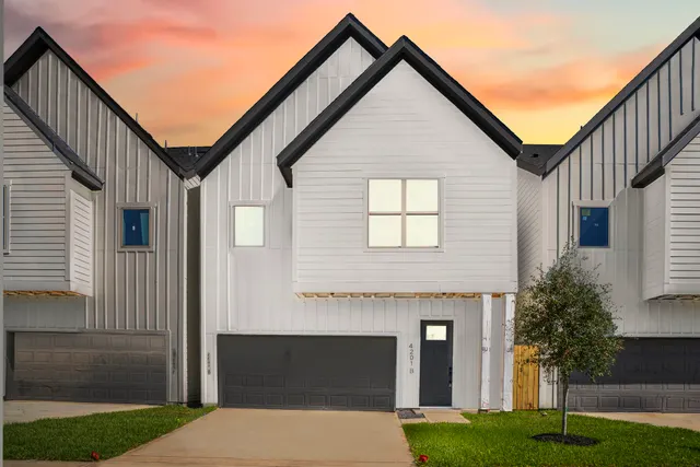 Popular Denver Harbor Real Estate