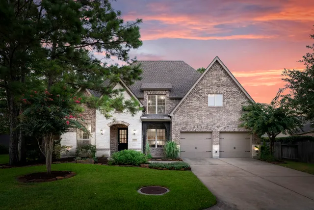 Popular Woodforest 11 Real Estate