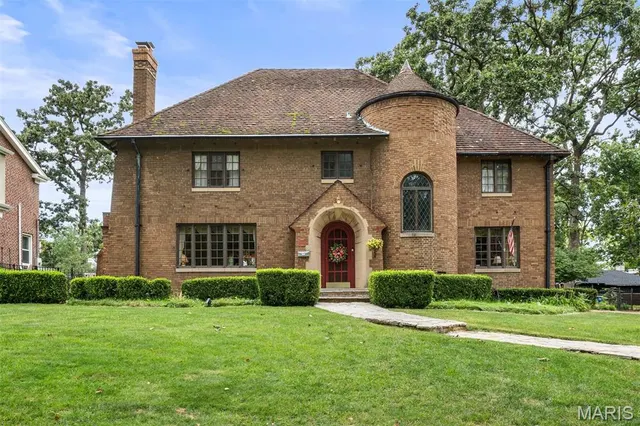Popular Forsyth Place Real Estate