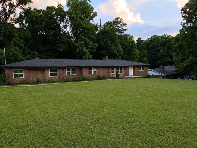 Popular Woodlawn Real Estate