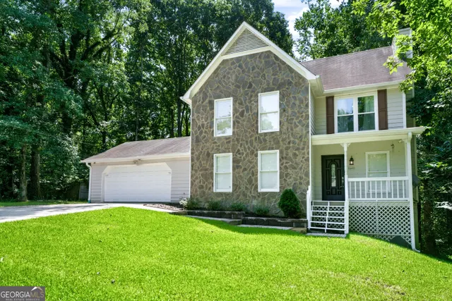 Cheap RIVER TRACE Real Estate