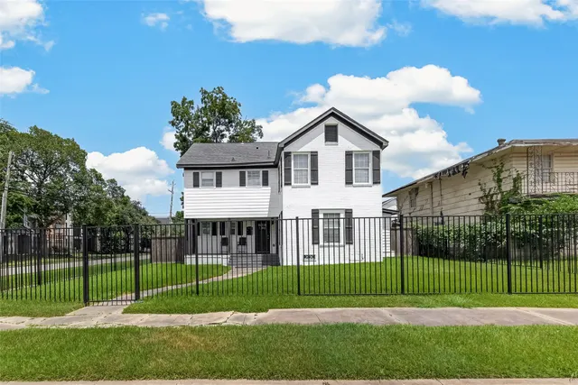 Cheap North Macgregor Oaks Real Estate