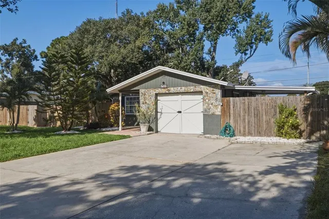 Cheap CROSS BAYOU ESTATES 1ST ADD Real Estate