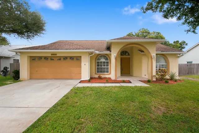 Popular COUNTRY HAVEN Real Estate
