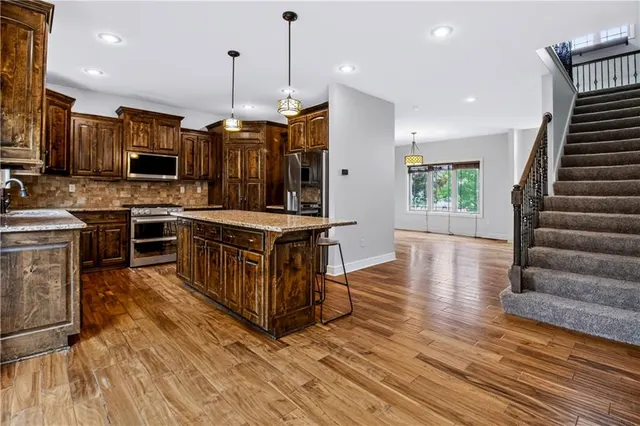 Cheap Cayhill Real Estate