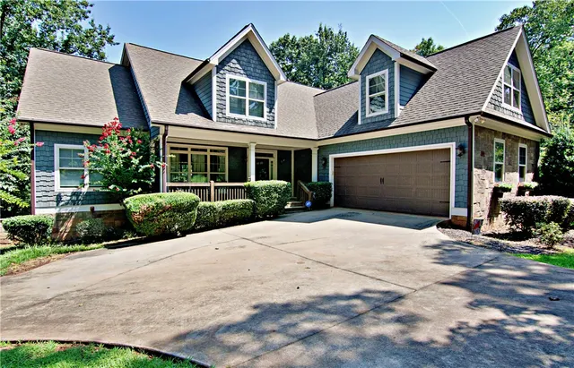 Popular Hiawassee Subd. Real Estate
