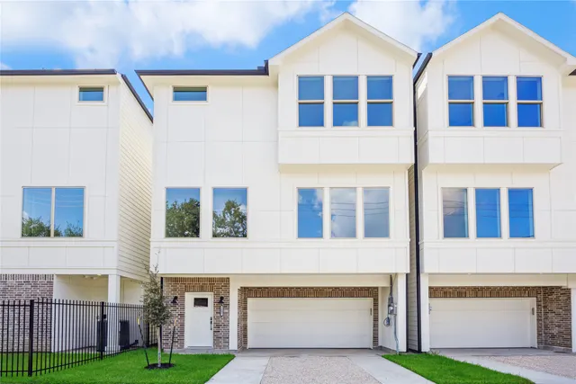 Popular Roy Crossing Real Estate