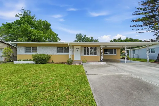 Popular LAKE MARY MANOR Real Estate