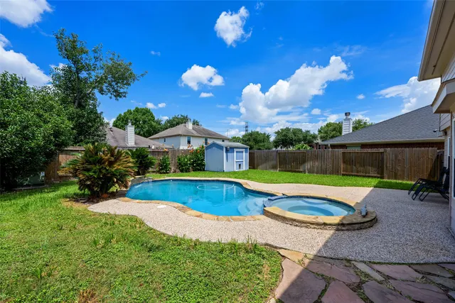 Popular Aberdeen Green Sec 06 Real Estate