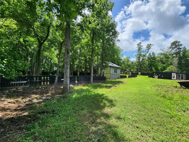 Popular Lake Hollyhill Real Estate