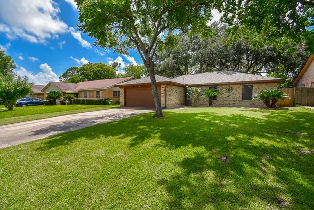 Popular Freeway Manor Sec 2 Real Estate