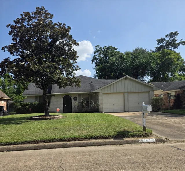 Expensive Northwood Manor Sec 07 Real Estate