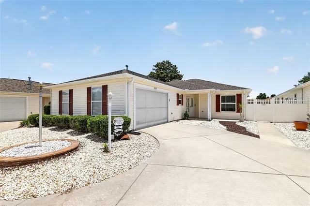 Popular COURTYARD VILLAS Real Estate