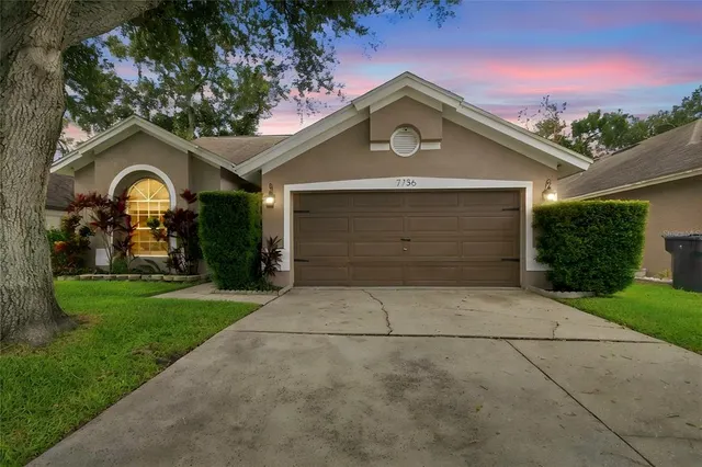 Popular TOWNE PARK PH 1 Real Estate