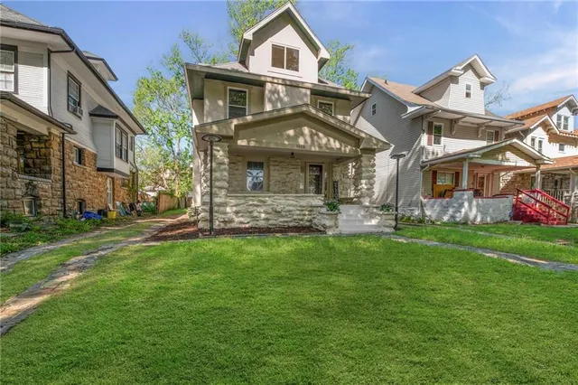 Popular East Linwood Real Estate