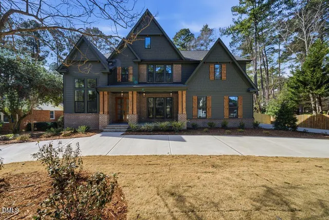 Popular Briarwood Real Estate
