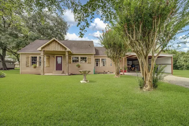 Popular QUINLAN Real Estate