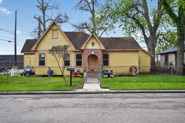 Popular East Sunset Heights Real Estate