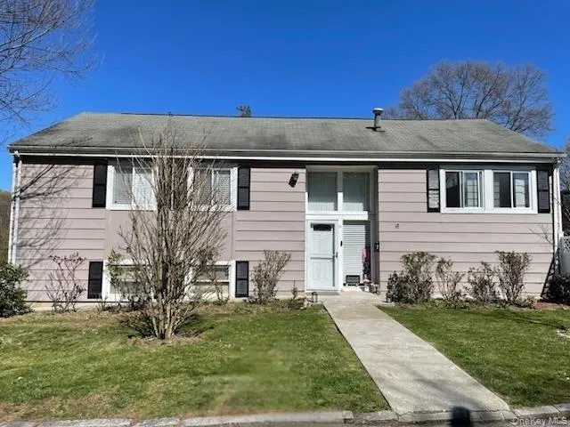 Popular Hartsdale Lawns Real Estate