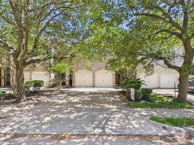 Popular Courts At St George Place 02 Real Estate