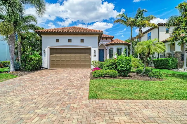 Cheap LEGENDS BAY Real Estate