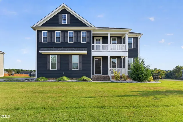 Popular Wellesley Real Estate