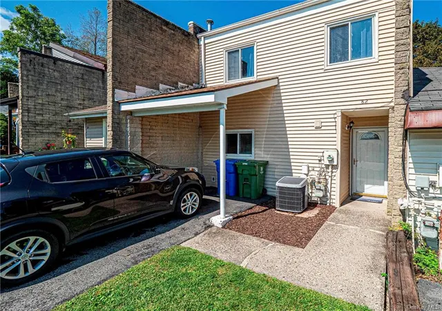 82 Country Club Drive, Florida NY 10921