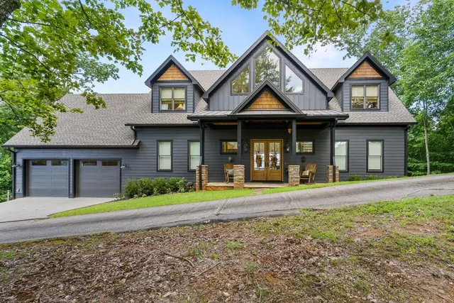 Expensive Eagles View Real Estate