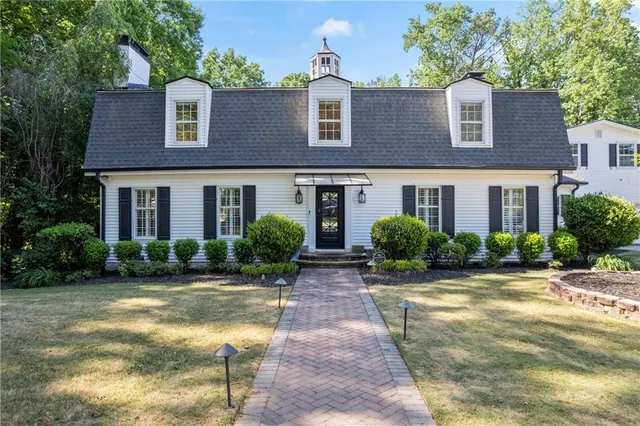 Popular Loch Lomond Estates Real Estate