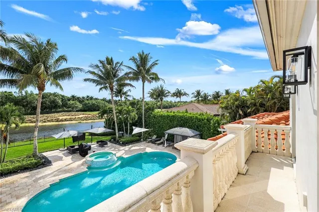 Cheap ESCADA AT TIBURON Real Estate