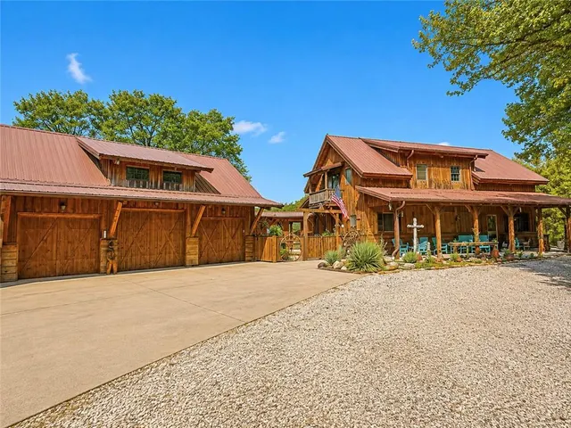 Expensive 490 - Allen County - KS Real Estate
