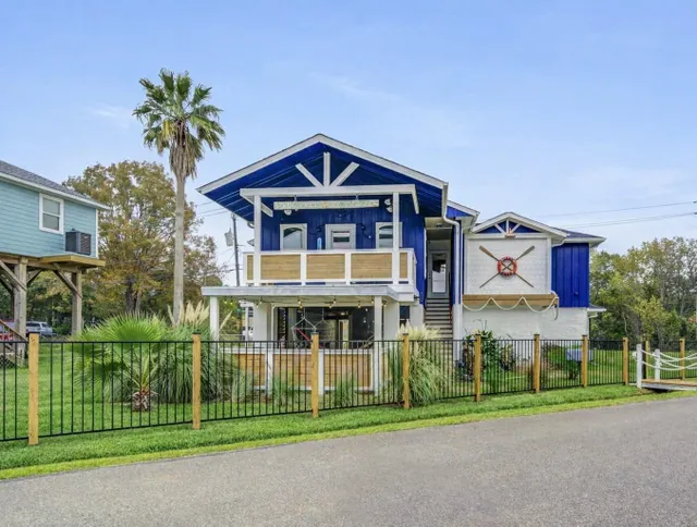 Popular Glen Cove Add Real Estate