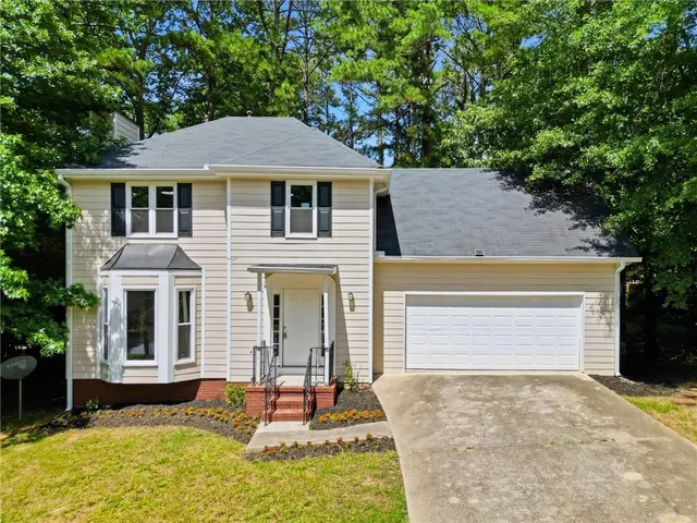 Popular Tradd Square Real Estate