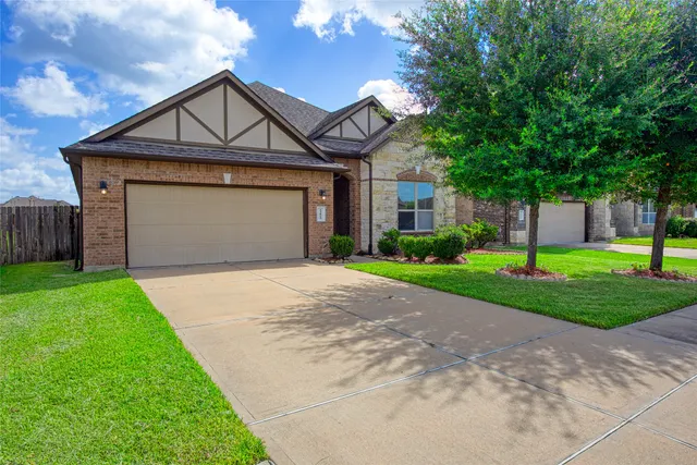 Popular Windsor Estates Sec 3 Real Estate