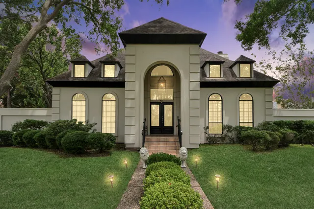 Popular Frontenac Real Estate