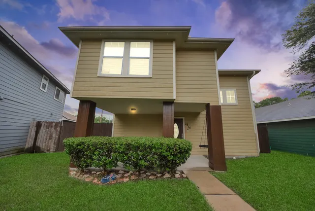 Popular Sunrise Mdws Real Estate