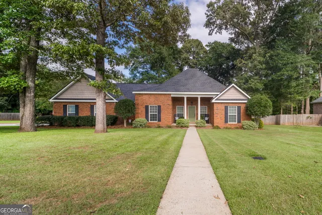 Popular Hunt Place Real Estate