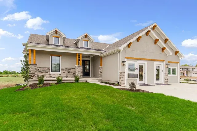 Popular Stonebridge South Real Estate