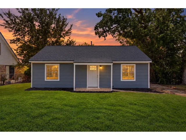 Popular Golfcrest Real Estate
