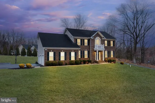 Popular CoachmanS Path Real Estate