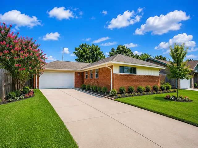 Popular Craigmont Place Sec 03 Real Estate