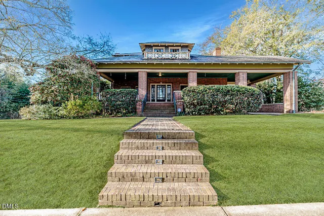 Popular McKernon Heights Real Estate