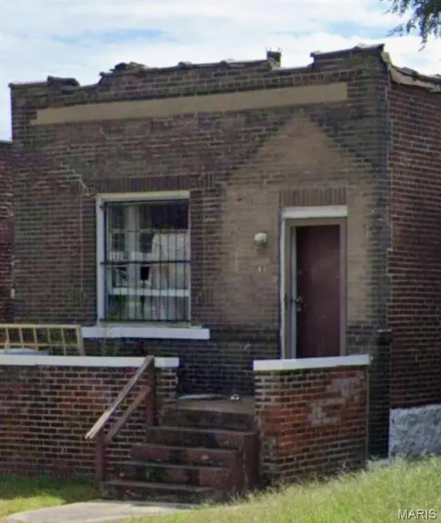 Popular Comstock Place Add Real Estate