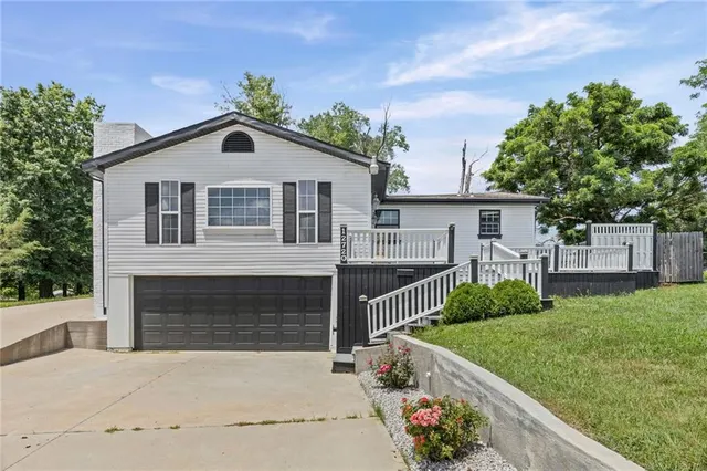 Popular Rosehill Garden Real Estate