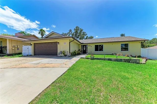 Popular BRANDON COUNTRY ESTATES Real Estate
