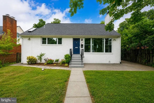 Expensive Carroll Knolls Real Estate