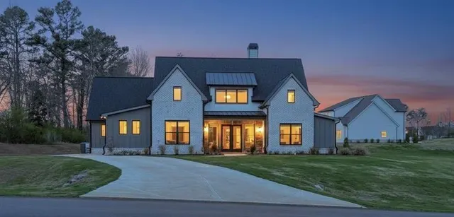 Popular The Summit Real Estate