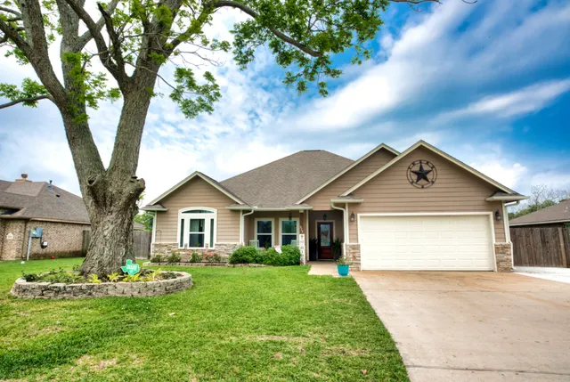 Popular Columbia Lakes Sec 3 Real Estate